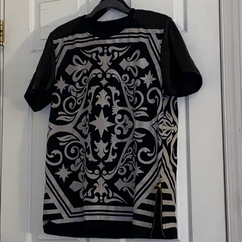 DATRKT SHIRT